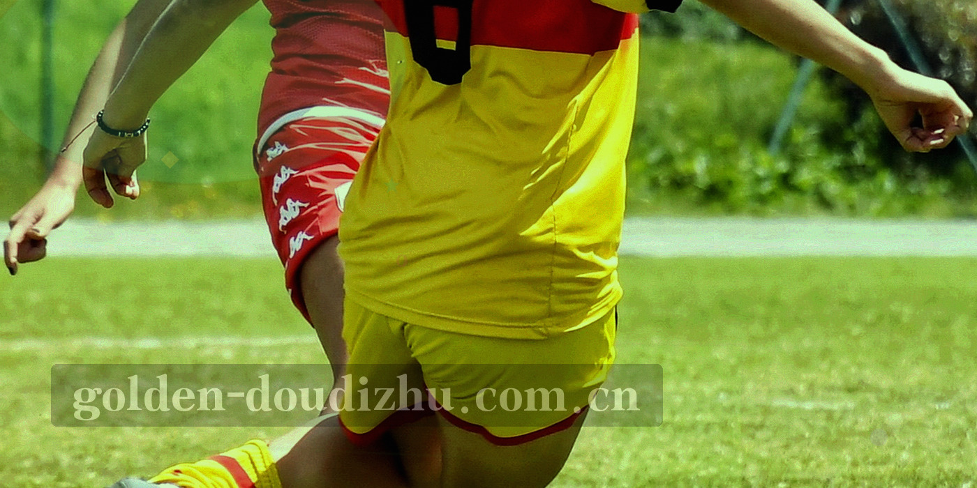 旧版软件界面重绘，横向时间刻度上叠着多枚赛季标记
